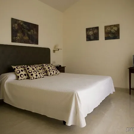 Vasari אתר נופש 3*